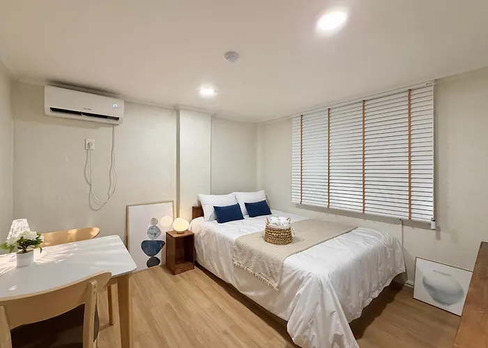 The Shim Station - 2mins To Station Hotel 3*