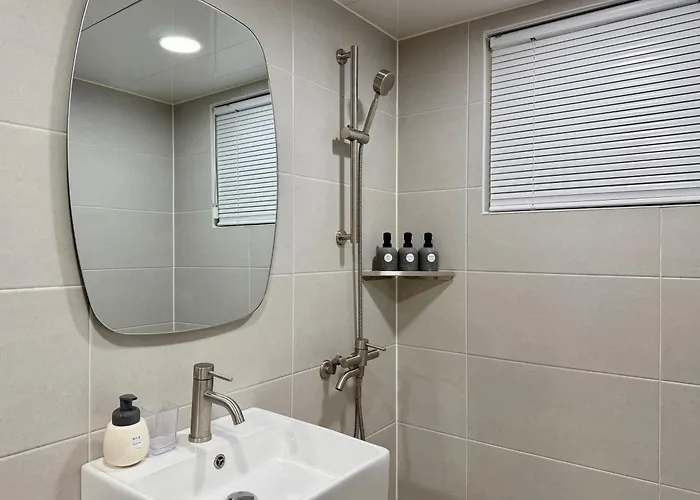 Hotel The Shim Station - 2mins To Station