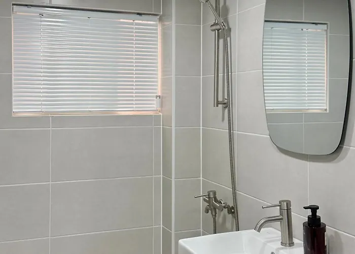 The Shim Station - 2mins To Station Hotel Busan