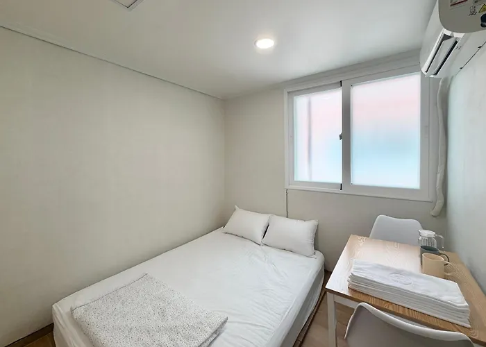 The Shim Station - 2mins To Station Hotel Busan