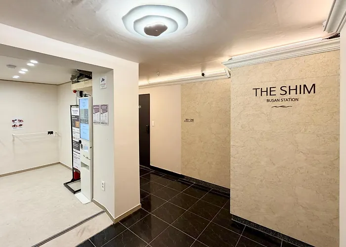 Hotel The Shim Station - 2mins To Station 3*